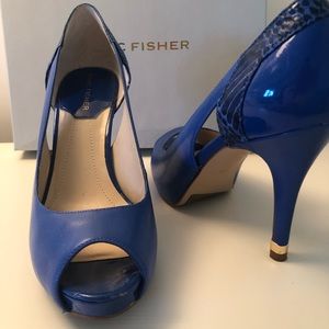 Marc Fisher stunning blue heels